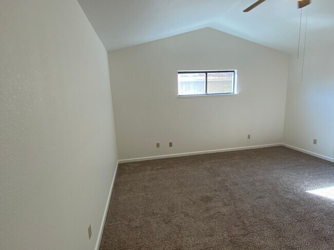 Building Photo - Cypress Hills Home