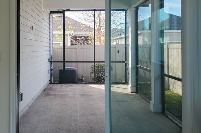 Building Photo - 102 Daniel Park Cir