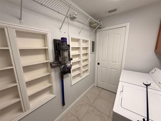 Building Photo - 3195 Mayflower Terrace