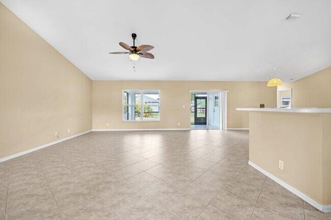 Building Photo - 1355 SW Porter Rd