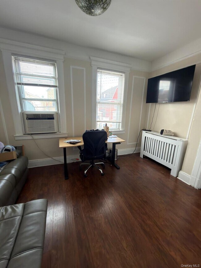 Building Photo - 33-21 112th St