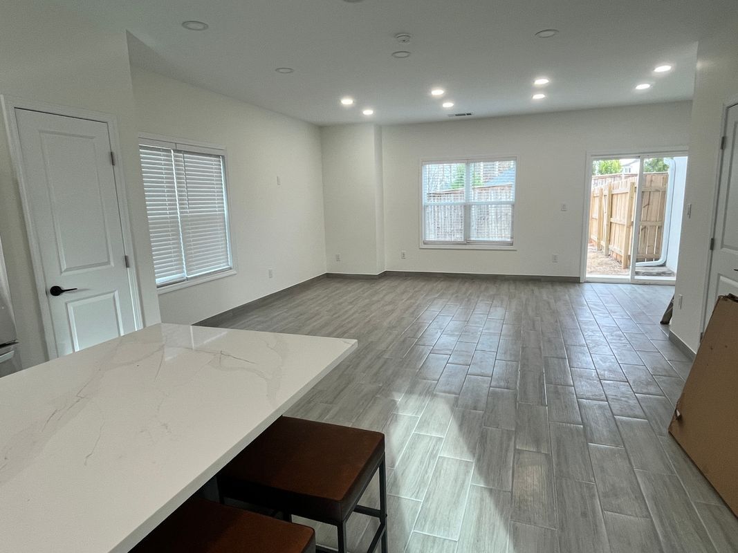 Building Photo - 4500 Kings Lake Dr