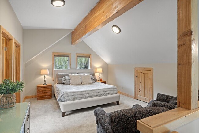 Building Photo - 4801 Conifer Dr