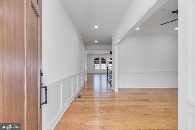 Building Photo - 4626 Brooks St NE