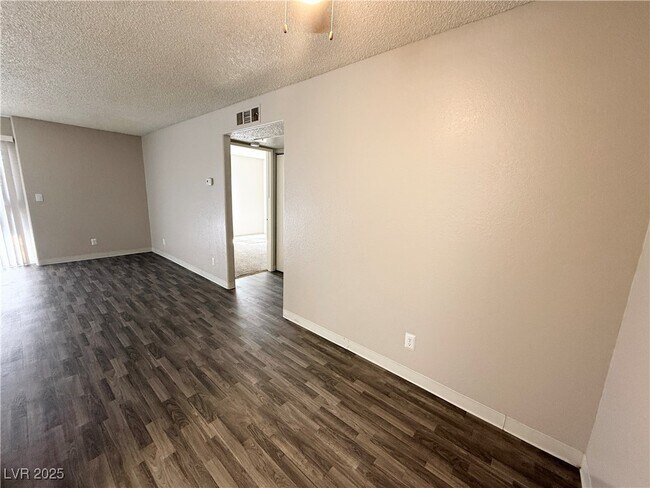 Building Photo - 2981 Juniper Hills Blvd
