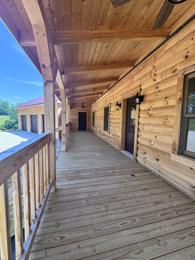 Building Photo - 1339 Hickory Point Dr