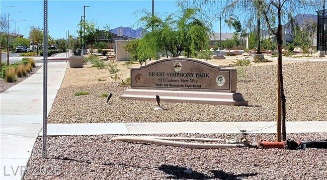 Building Photo - Spacious Henderson Townhome with Balconies and Resort Amenities