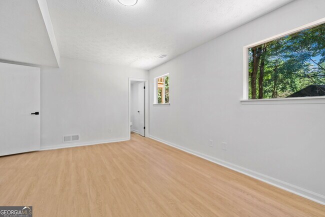 Building Photo - 4050 Daron Ct