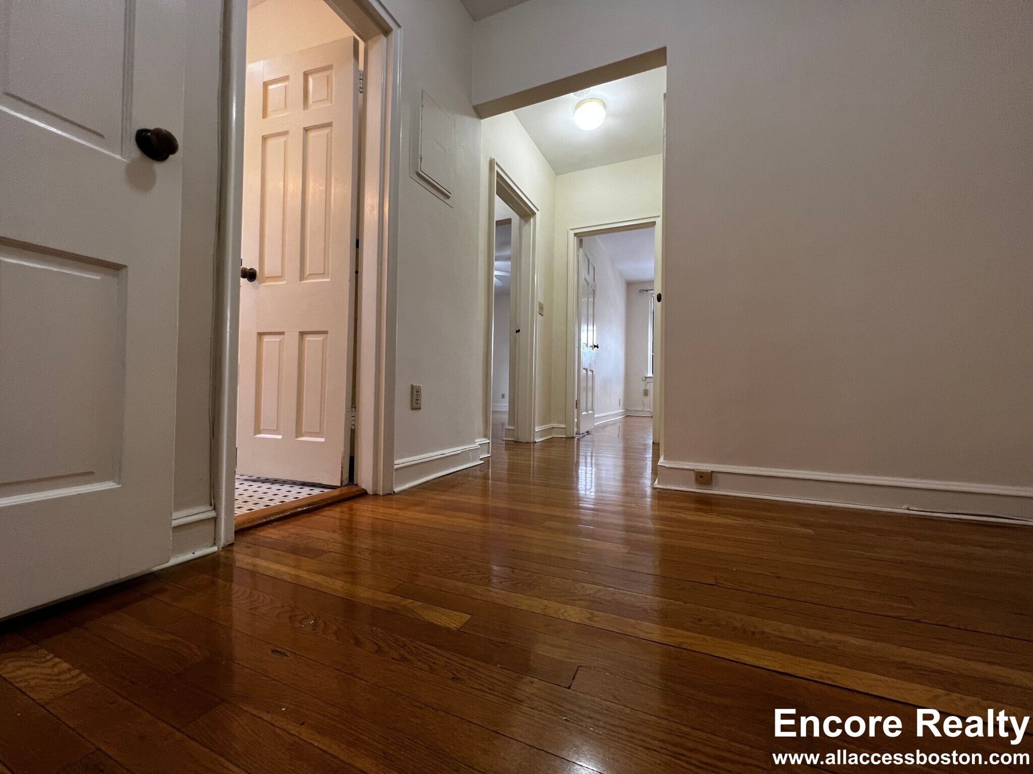 Building Photo - 105 Longwood Ave