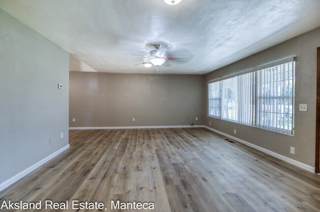 Building Photo - 3005 W Lathrop Rd