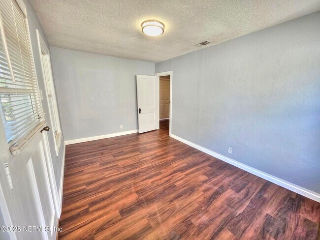 Building Photo - 616 Woodbine St