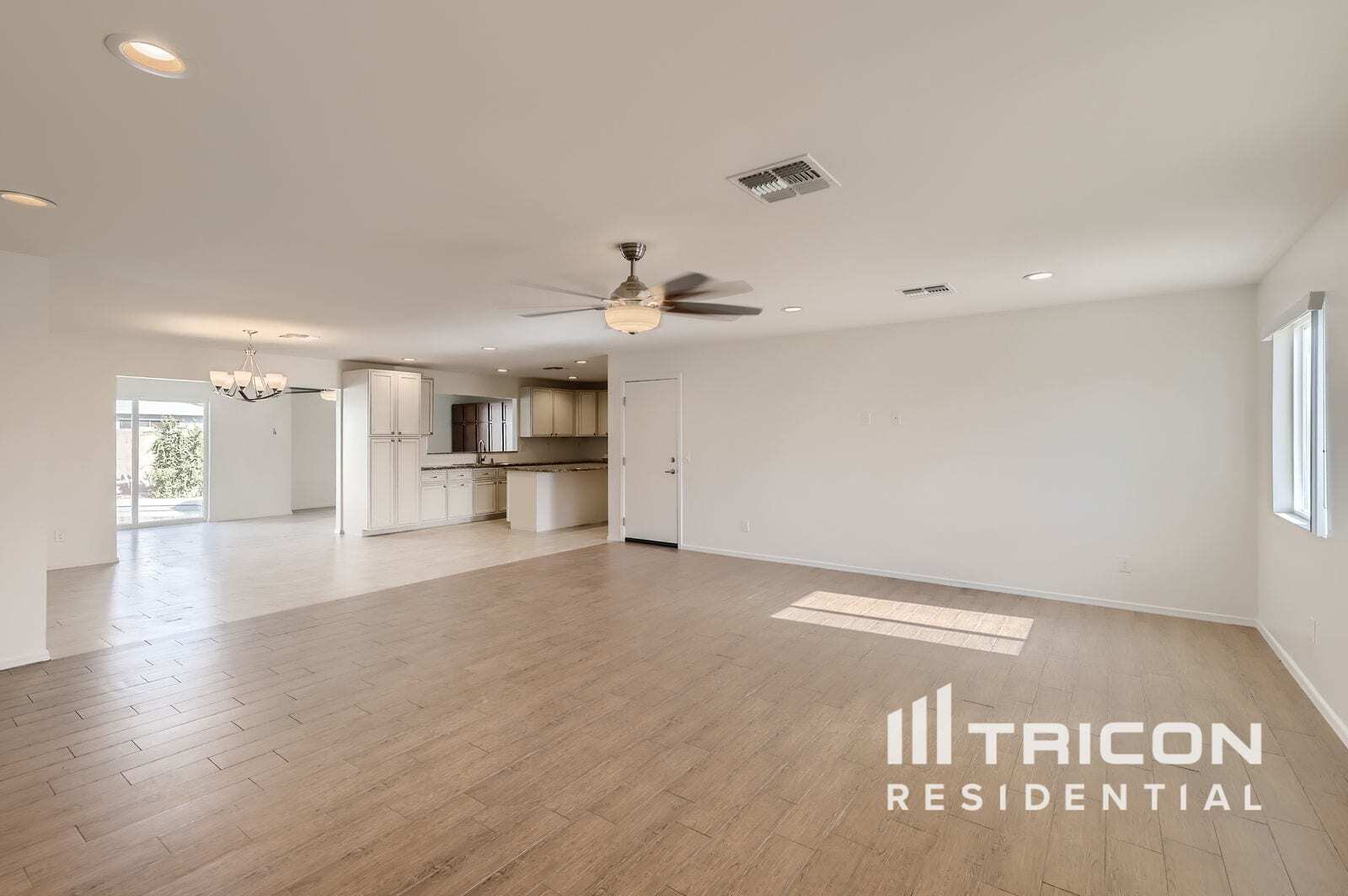 Building Photo - 9837 N 48th Ave