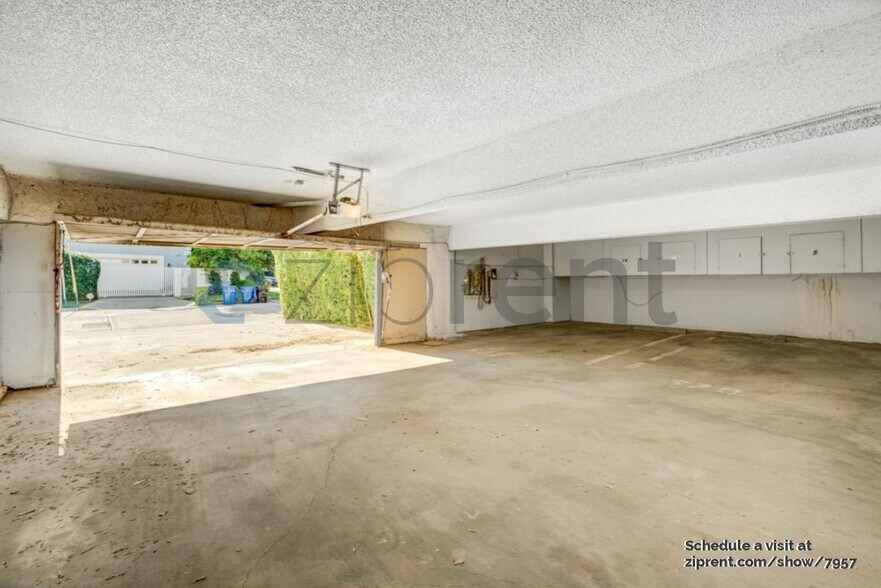 Building Photo - 4506 Saugus Ave