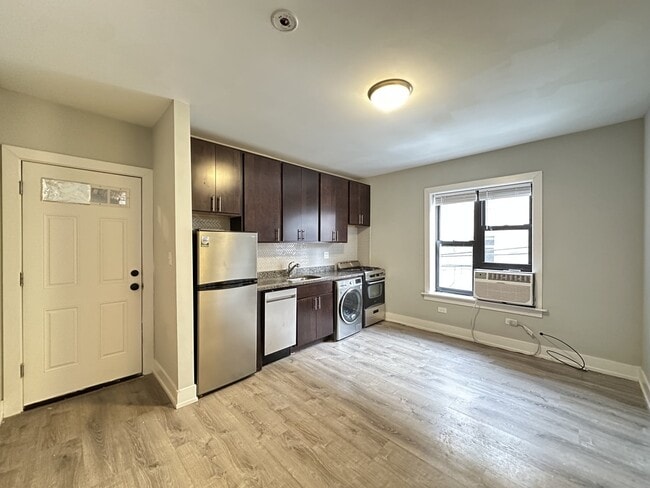 Building Photo - 434.5 W Belden Ave