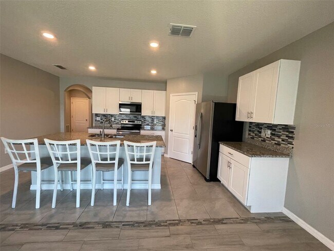 Building Photo - 3307 Summerdale Way