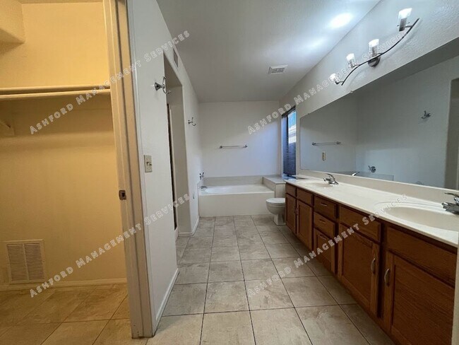 Building Photo - **COMING SOON** BEAUTIFUL 4 BEDROOM 3 BATH...