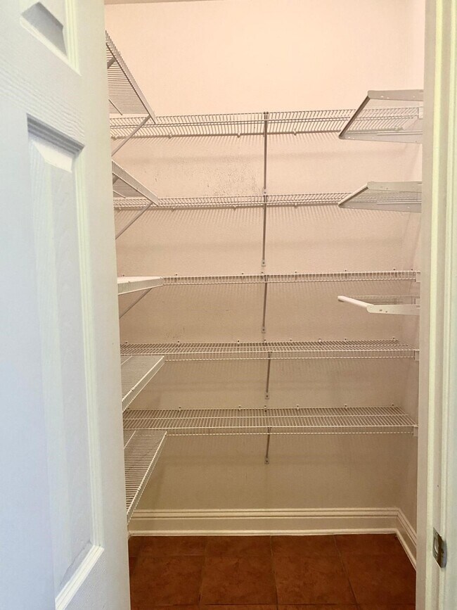 Building Photo - 518 Remington Chase Ct