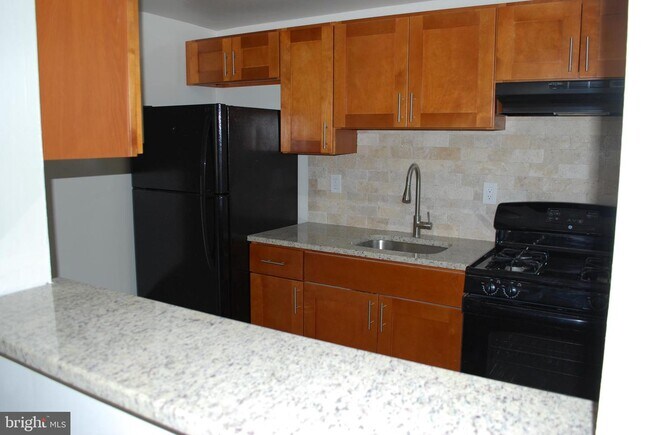 Building Photo - 223 Central Ave