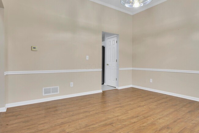 Building Photo - 3796 Village Club Dr