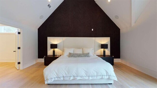 Building Photo - 3206 Arden Rd NW