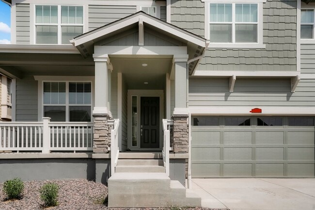 Building Photo - Two Story Home in Reunion