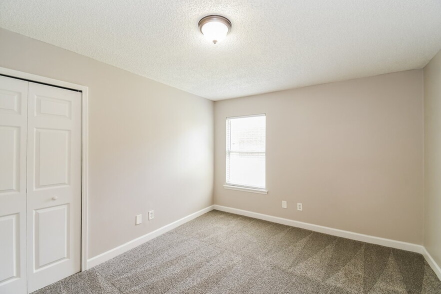 Building Photo - 8785 Chambore Dr