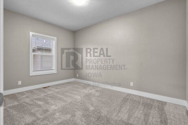 Building Photo - 16893 Madison Cir