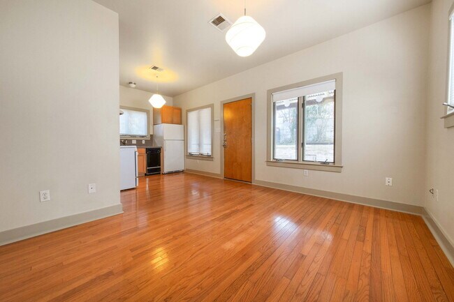 Building Photo - 3009 S 4th St