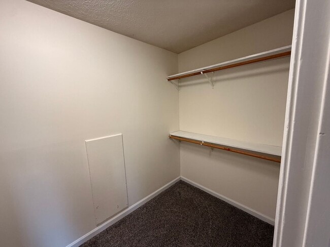 Building Photo - 112 Foxworth Dr