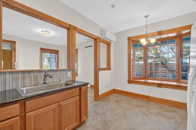 Building Photo - 43 Ackerman St