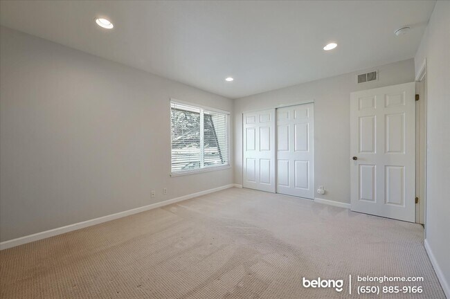 Building Photo - 3700 Athy Dr