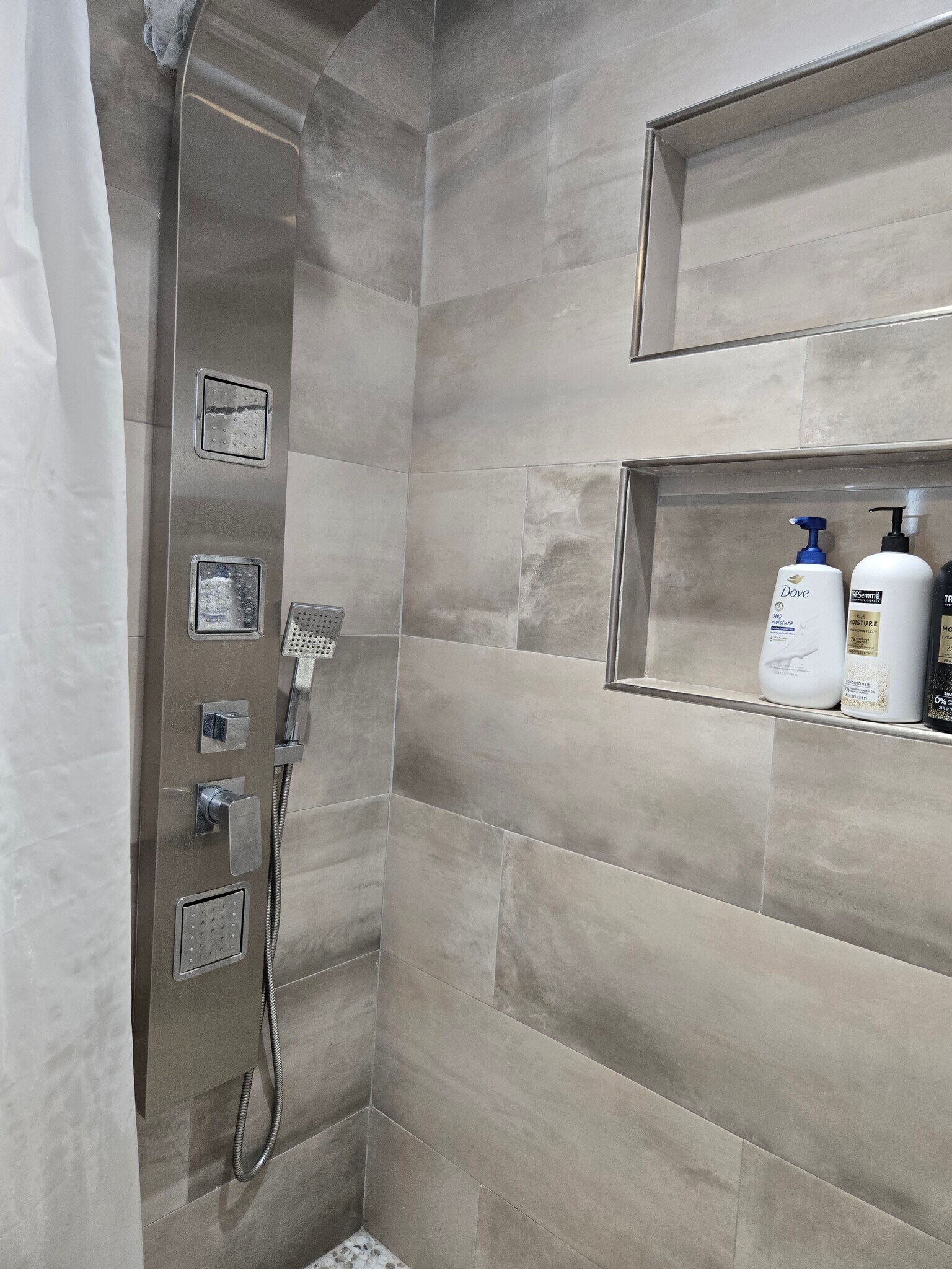 Building Photo - 1634 NE 4th Pl