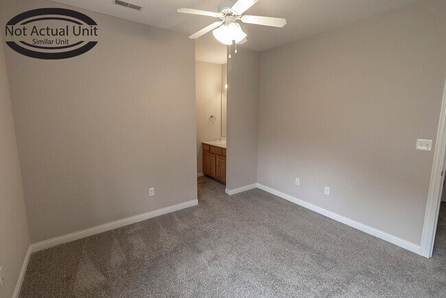 Building Photo - 7392 Arratt Ct