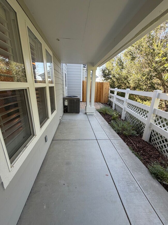 Building Photo - Downtown Templeton (3/2) - Must See!!