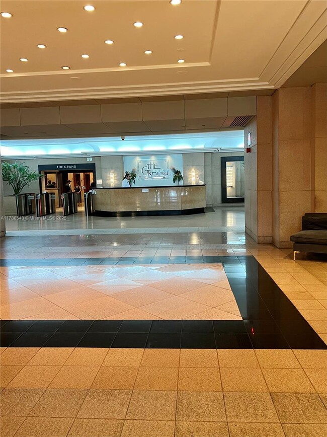 Building Photo - 1717 N Bayshore Dr