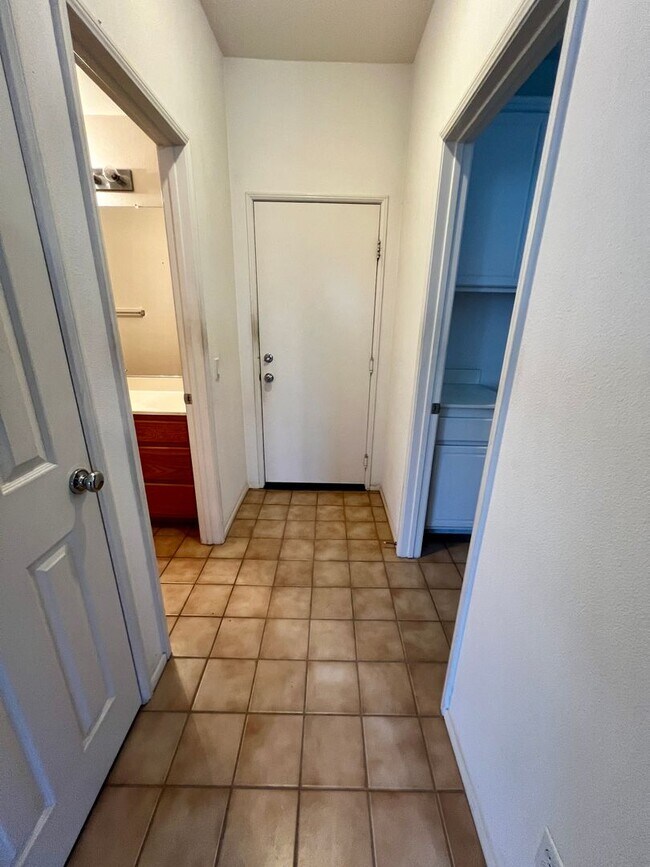 Building Photo - Spacious 4-Bedroom Murrieta Home with Loft & 3-Car Garage