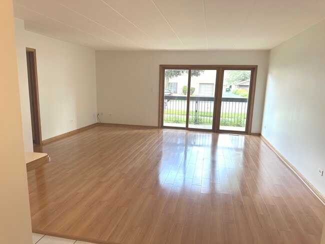 Building Photo - 9529 Minnick Ave