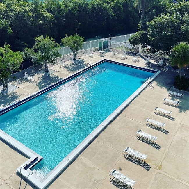 Building Photo - 7441 Wayne Ave