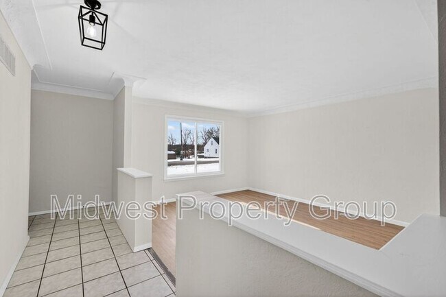 Building Photo - 5165 Westwood Dr