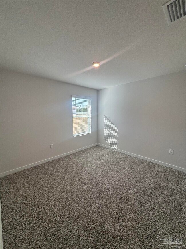 Building Photo - 111 Anhinga St