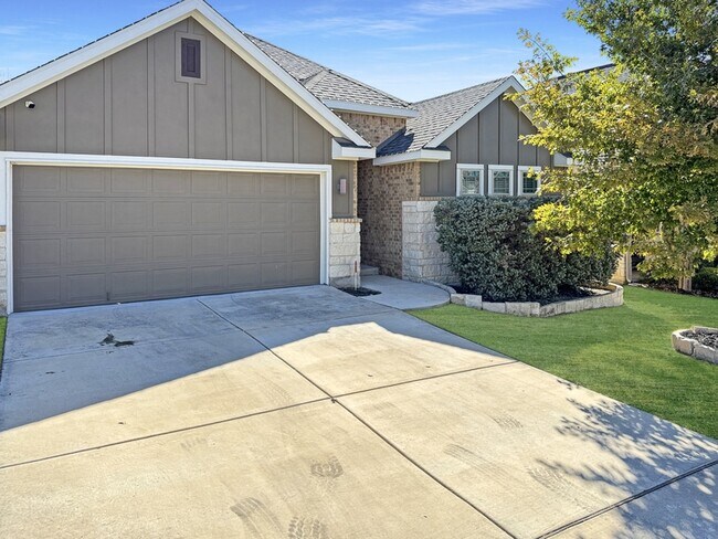 Primary Photo - 13806 Quiet Fox Ln