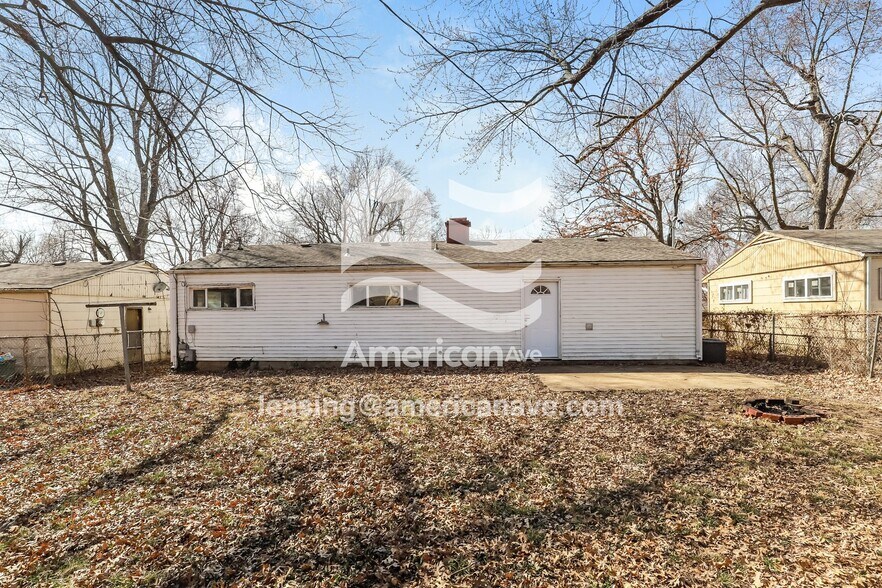 Building Photo - 11013 Bennington Ave