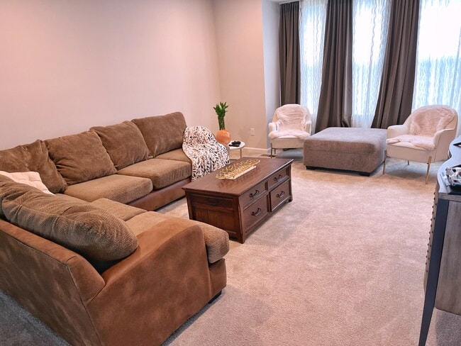 Living Area - 3005 Lampl Ln