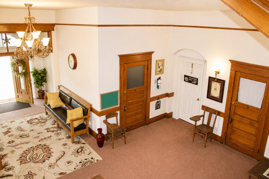 View of first floor from Stairway - 2971 Mumbarto Ave
