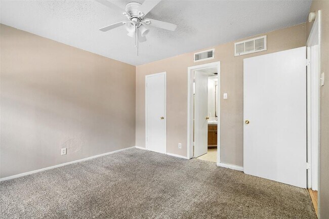 Building Photo - 311 E 31st St