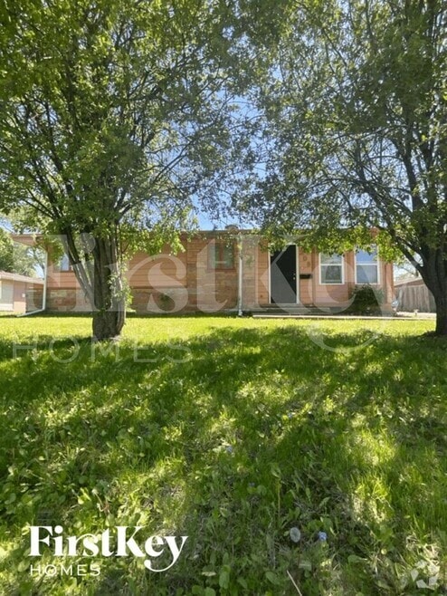 Building Photo - 209 E Myrick Ave