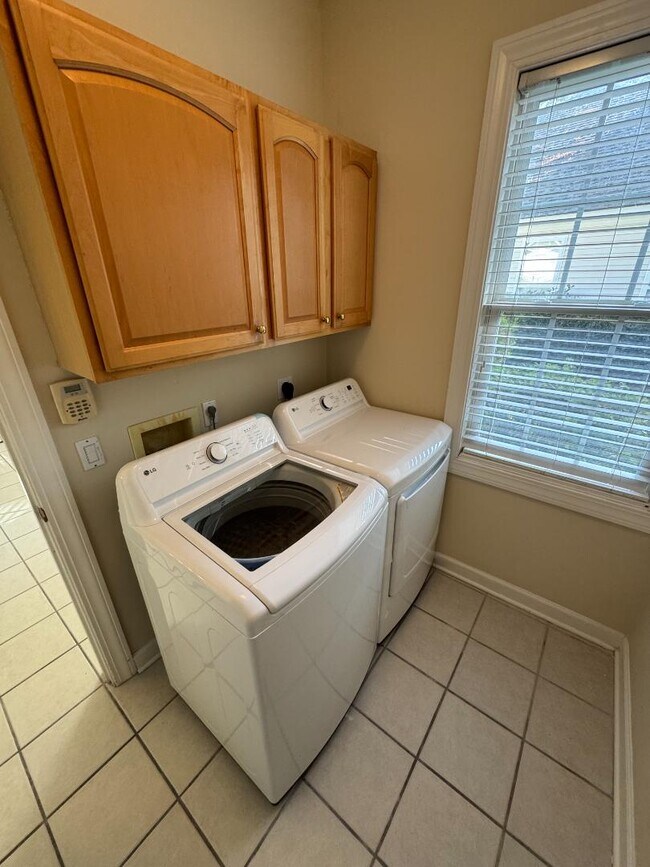 Building Photo - 99 Muirfield Dr