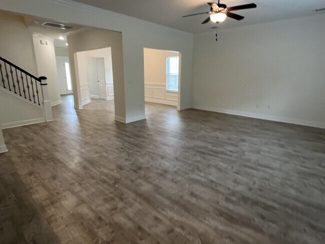 Building Photo - 679 Fairview Cir