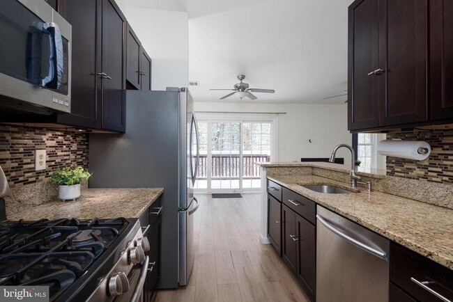 Building Photo - 7123 Elm Ct