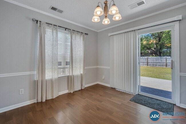 Building Photo - Charming 3-Bed, 2-Bath Home in Historic Beaufort, SC. Call for Details!